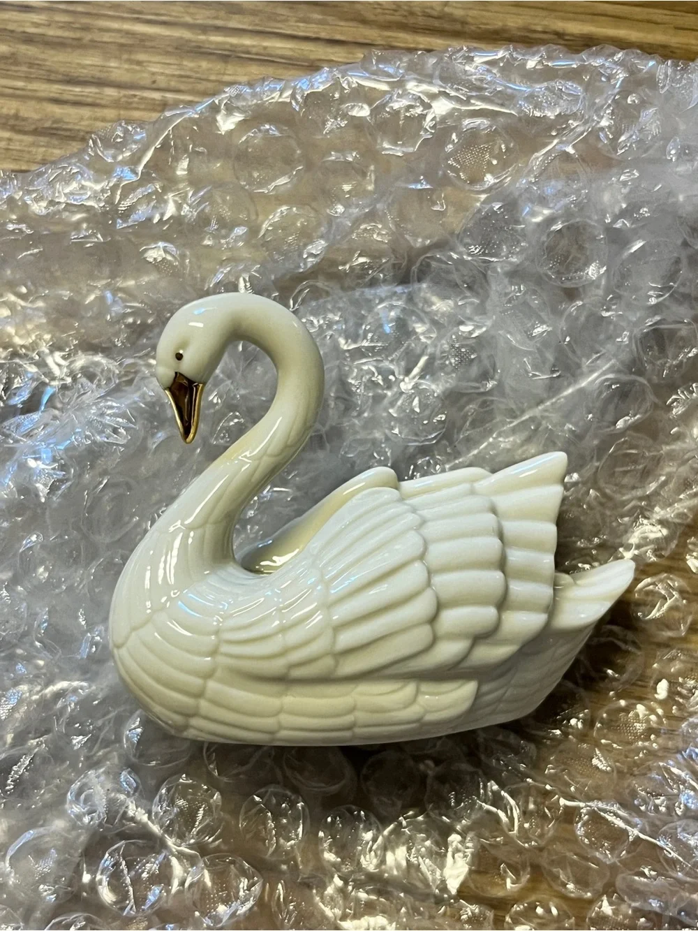 Vintage Lenox Swan Figurine 24K Gold Accents Place Card Holder/Cake Topper
